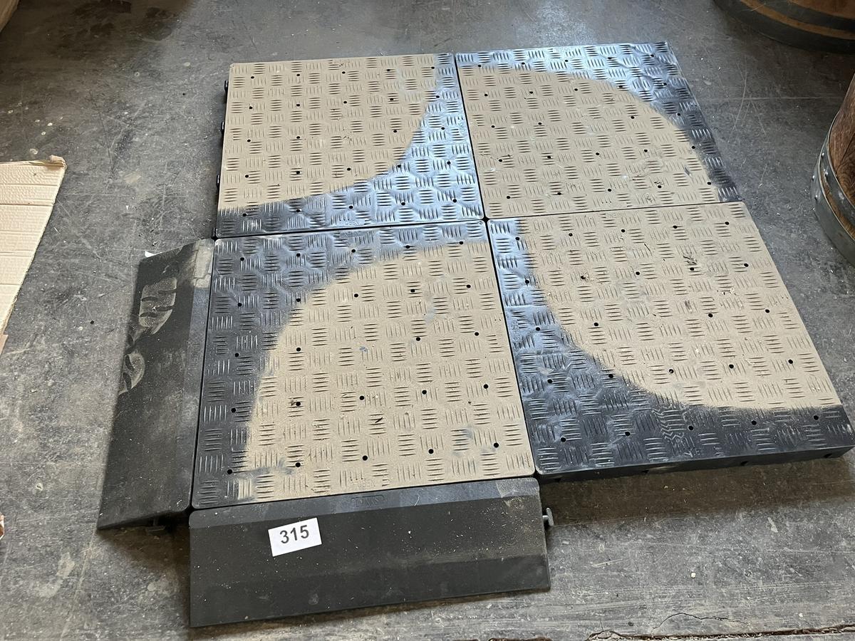 ca.39 m2 Kunststoff-Systemboden
