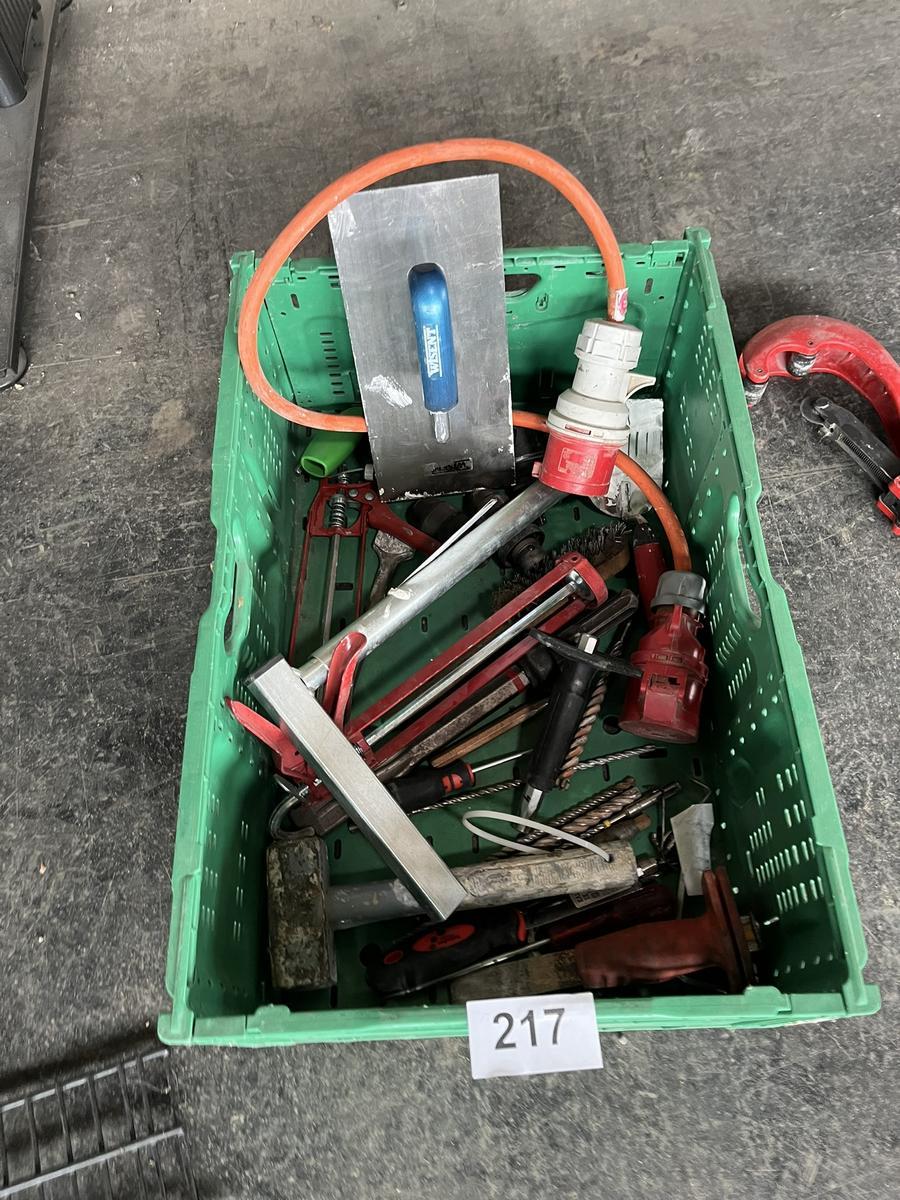 Werkzeugkiste mit Installationshandwerkzeugen Fr&auml;sern?d=2026-05-12 19:33:17