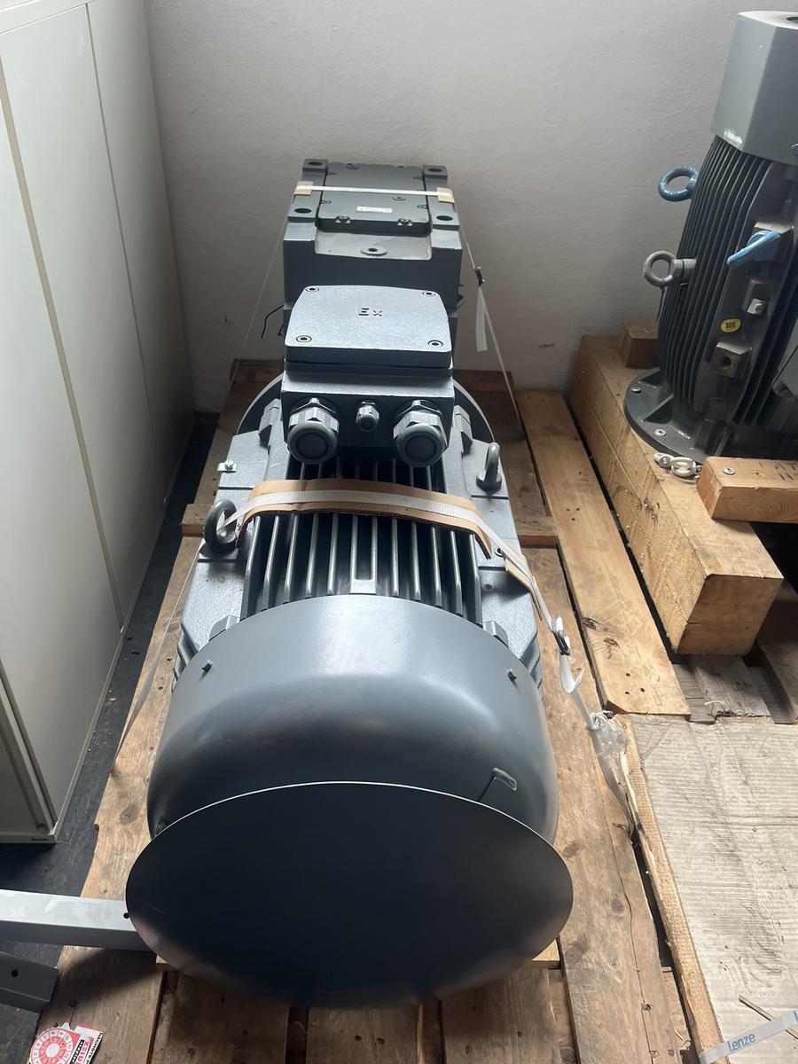 Elektromotor 4 KTC 225 M4 45 kW?d=2026-05-12 19:33:29