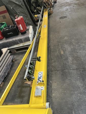 CMCO S�ulen-Schwenkkran, 500 kg Tragkraft, Baujahr 2020, Einstufung HC/S2, H�he 335 cm, Ausladung ca 5 m, inkl Laufkatze, Elektrokettenzug, NP ca. � 9.000,00