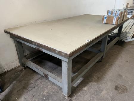 Richtplatte ca. 300 x 150 x 89 cm, ca. 2,5 Tonnen