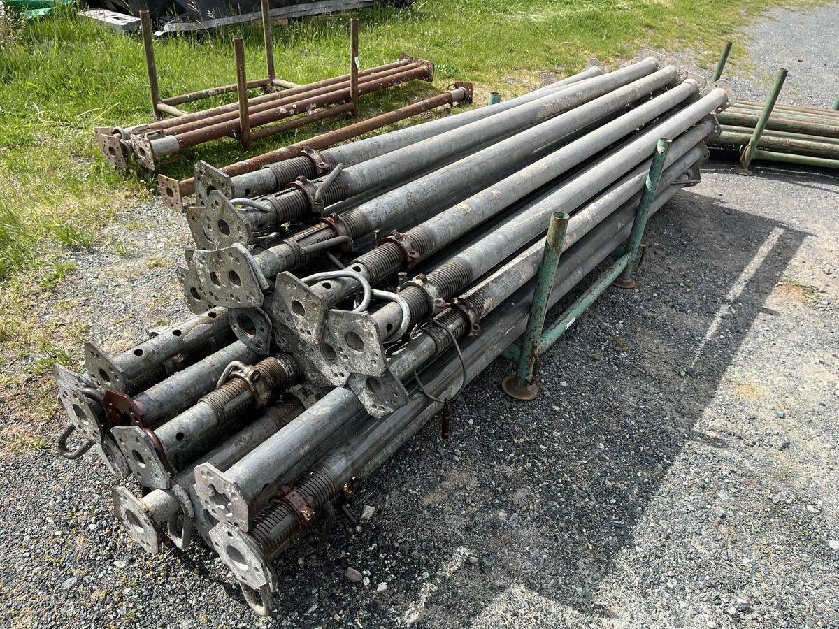 31 Stk. Schwerlast Deckensteher verzinkt - 16 Stk. ca. 550 cm - 15 Stk. ca.460 cm 