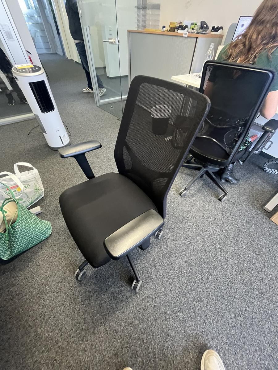 B&uuml;rodrehstuhl mit Armlehne Narbutas?d=2026-05-13 12:07:24