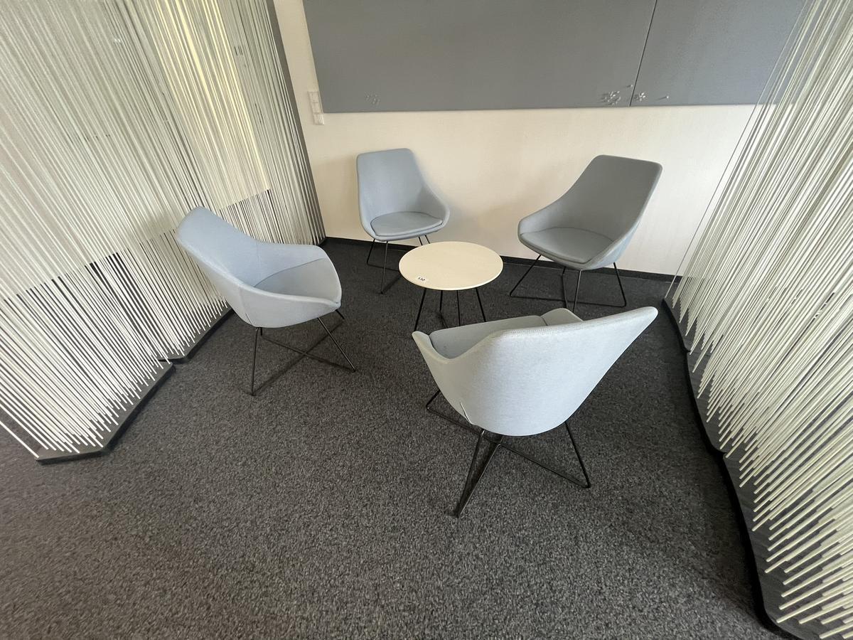 Besprechungstisch mit 4 Designerst&uuml;hlen drehbar?d=2026-05-13 12:04:06