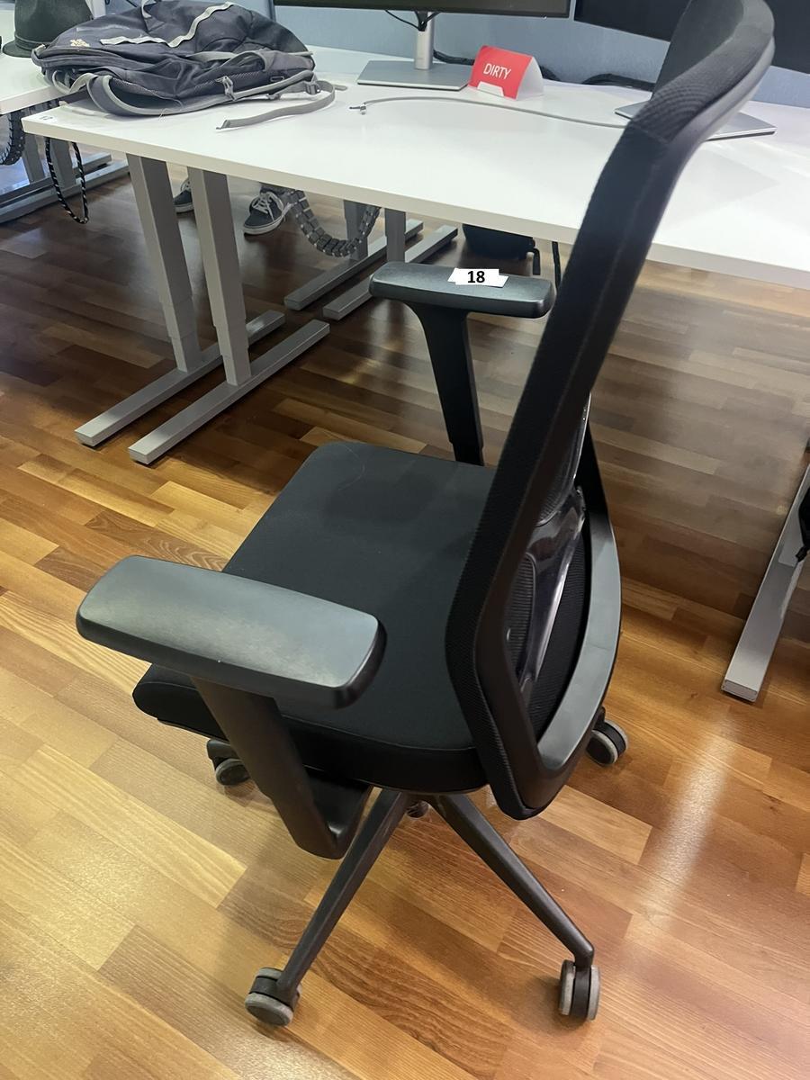 B&uuml;rodrehstuhl mit Armlehne Narbutas?d=2026-05-13 11:54:54
