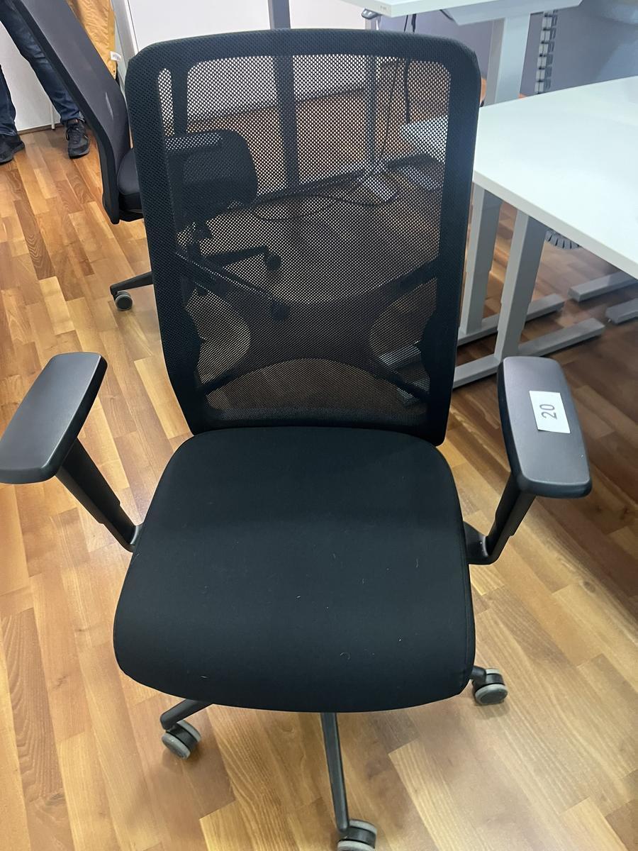 B&uuml;rodrehstuhl mit Armlehne Narbutas?d=2026-05-13 11:55:44