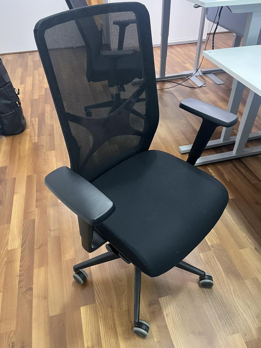 B&uuml;rodrehstuhl mit Armlehne Narbutas?d=2026-05-13 11:55:57