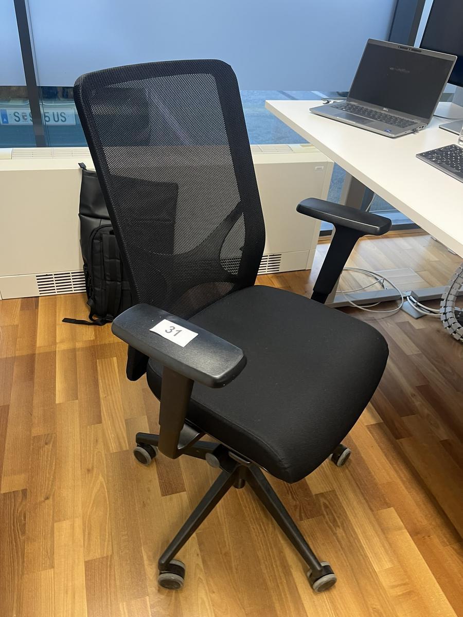 B&uuml;rodrehstuhl mit Armlehne Narbutas?d=2026-05-13 11:55:23