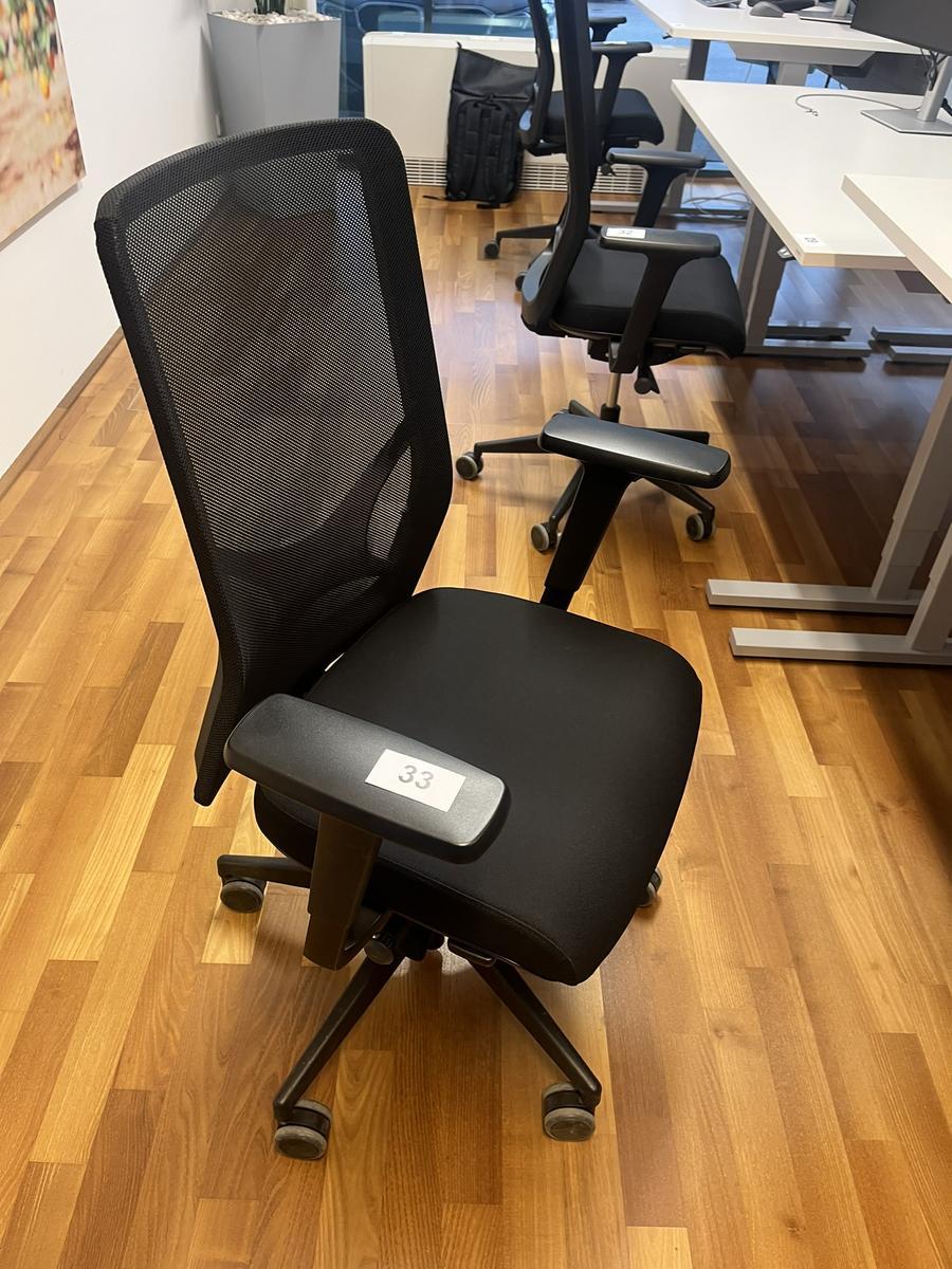 B&uuml;rodrehstuhl mit Armlehne Narbutas