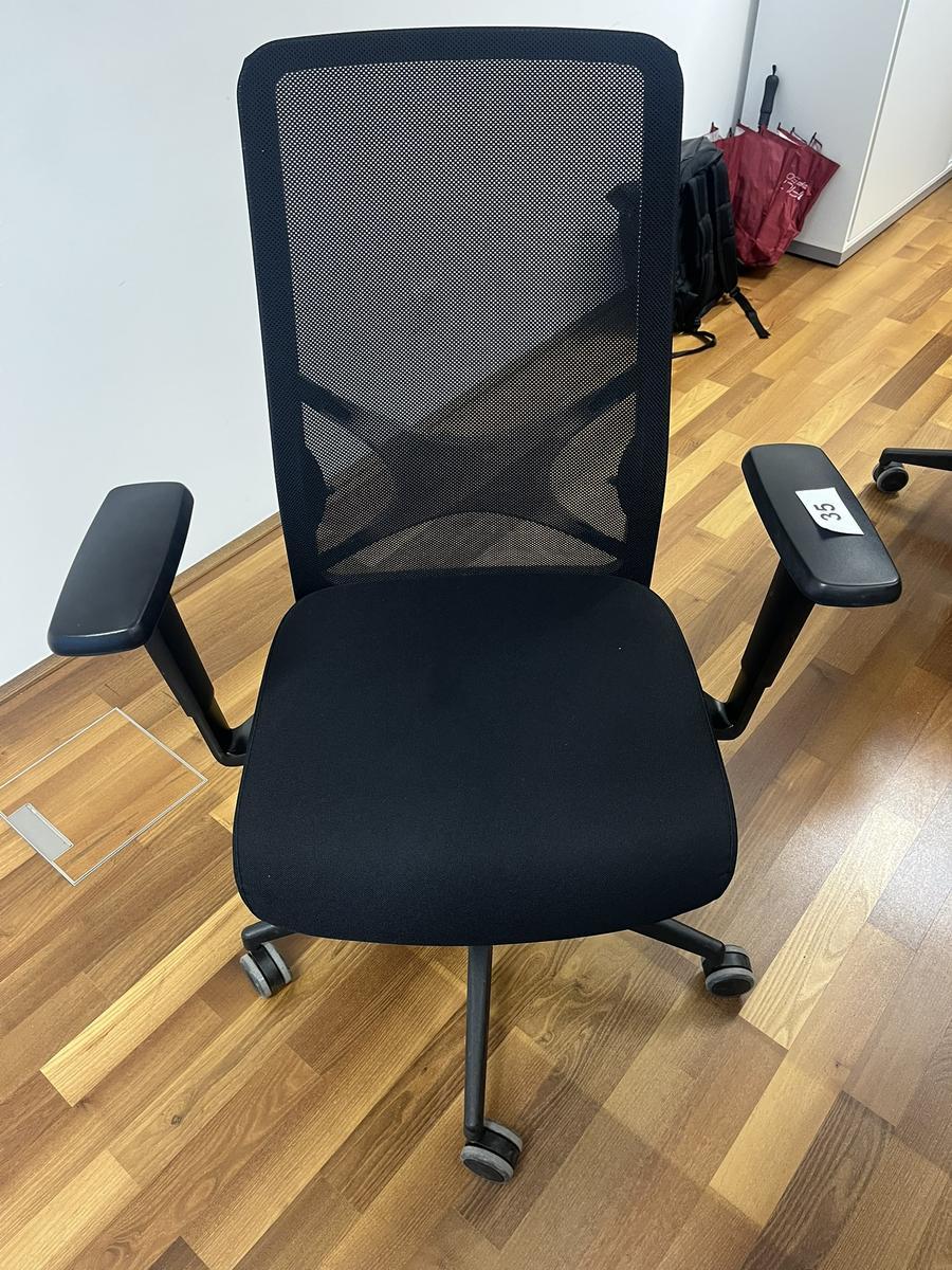 B&uuml;rodrehstuhl mit Armlehne Narbutas