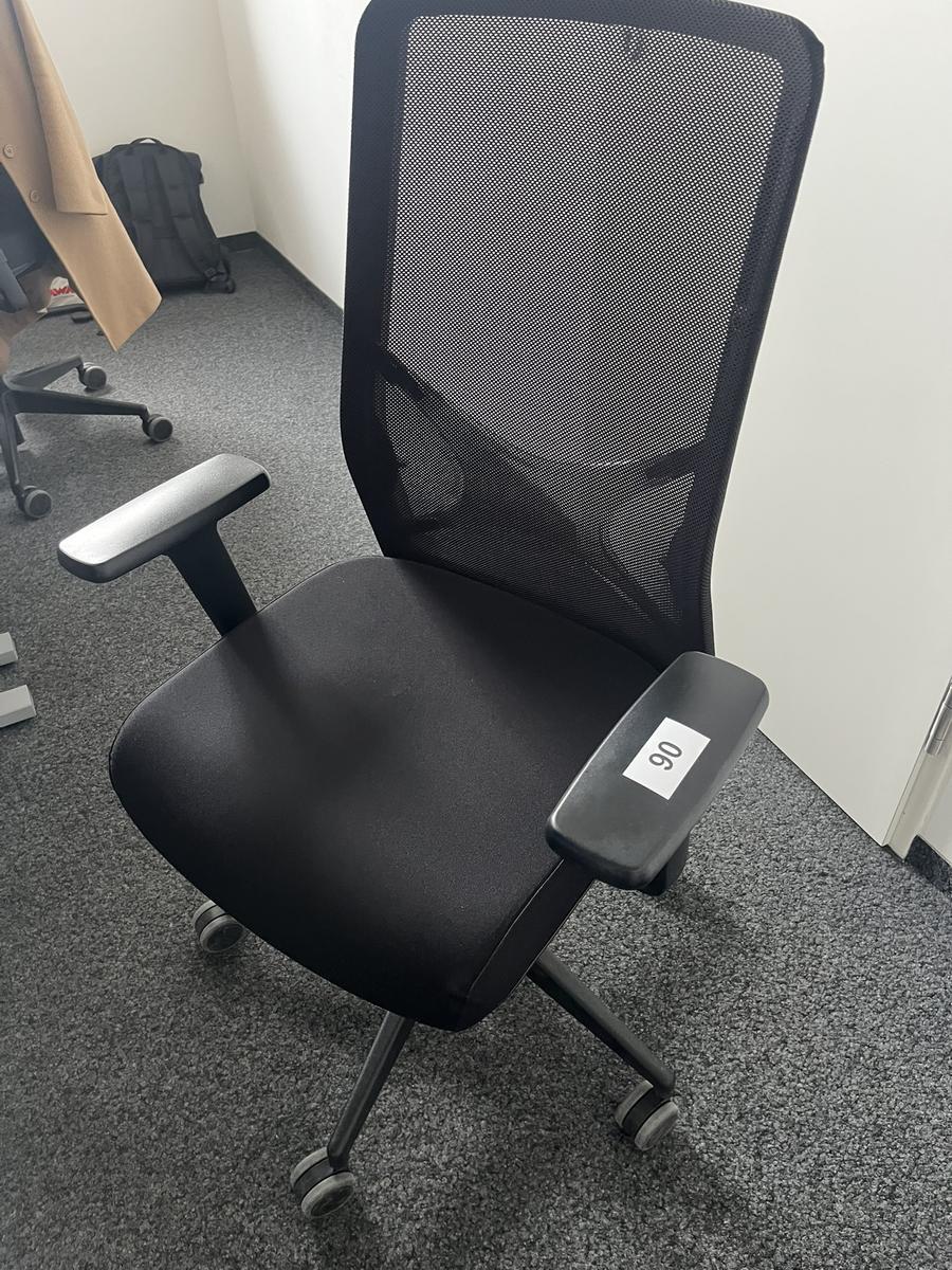 B&uuml;rodrehstuhl mit Armlehne Narbutas?d=2026-05-13 12:07:15