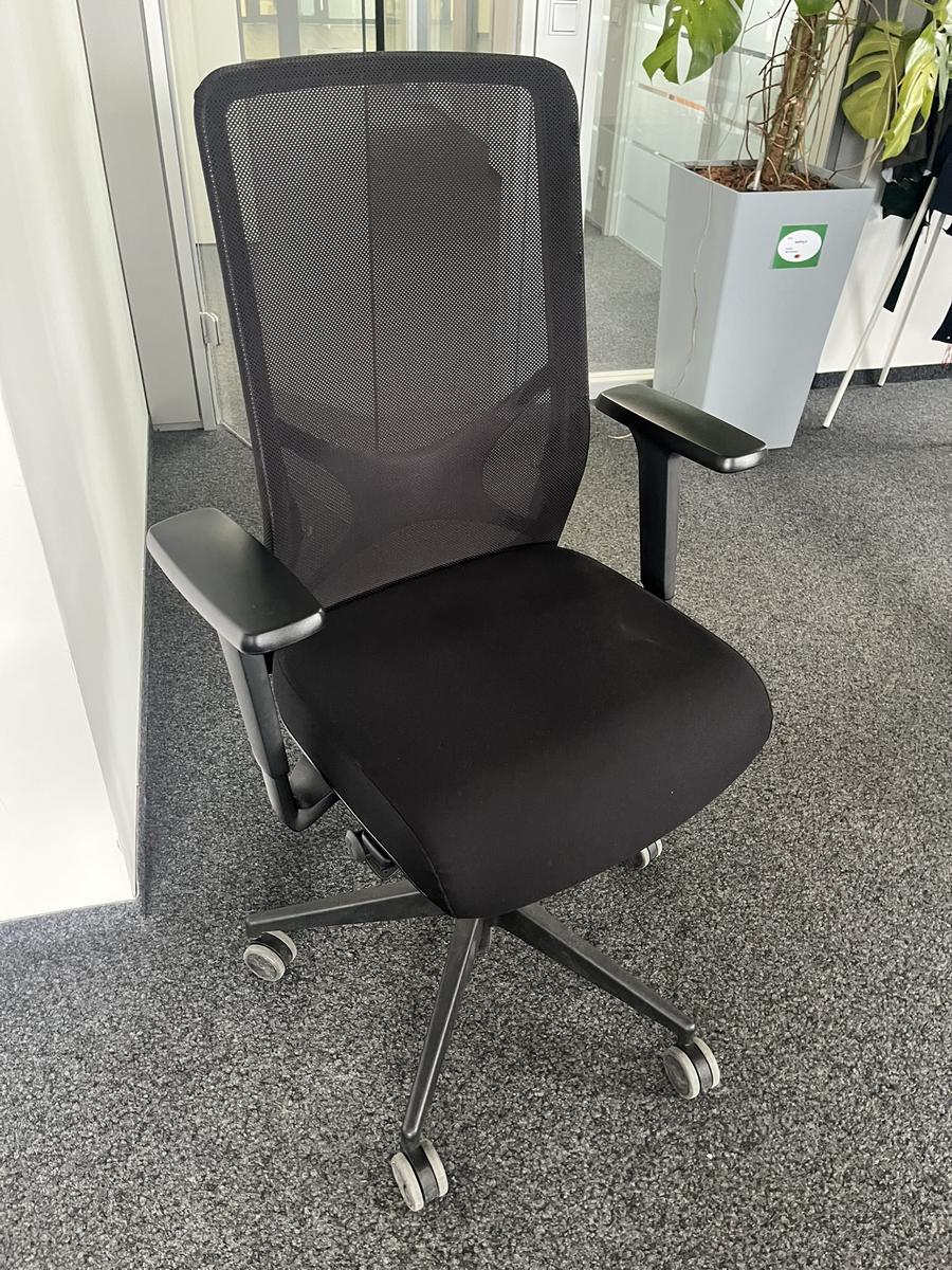B&uuml;rodrehstuhl mit Armlehne Narbutas?d=2026-05-13 12:07:15