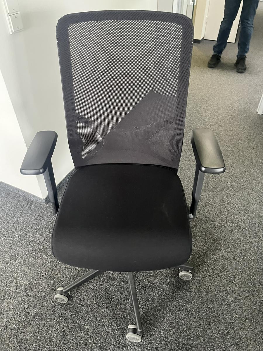 B&uuml;rodrehstuhl mit Armlehne Narbutas?d=2026-05-13 12:07:54