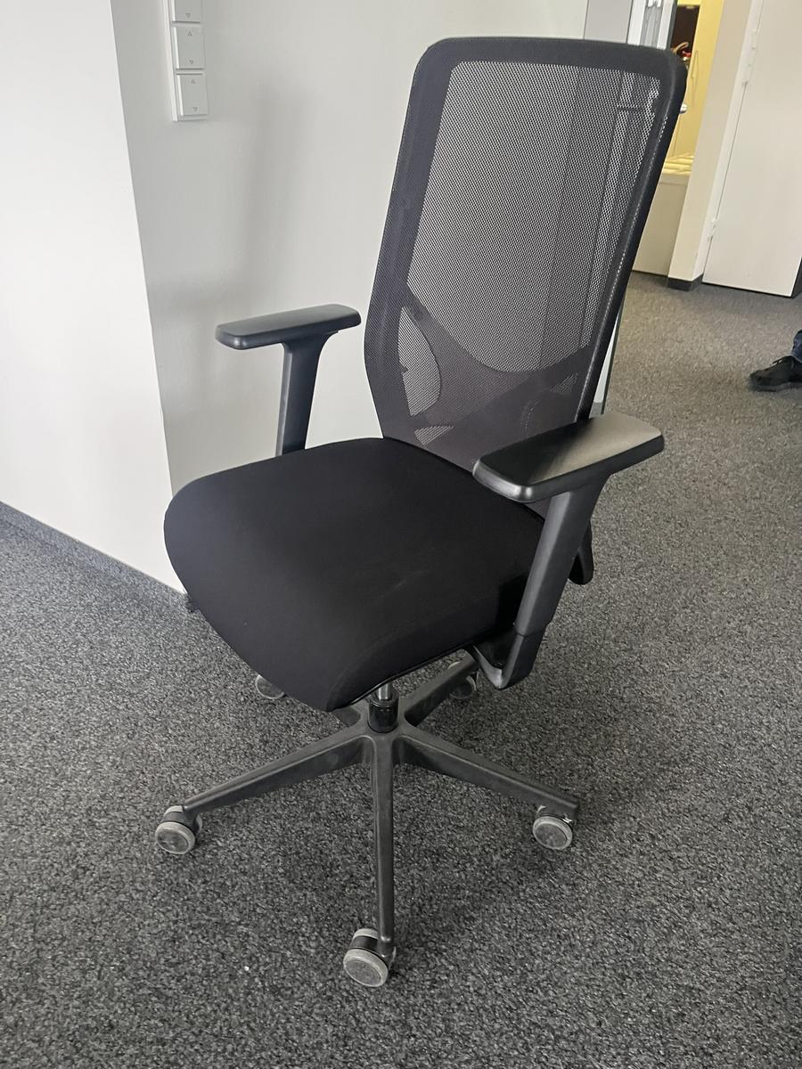 B&uuml;rodrehstuhl mit Armlehne Narbutas?d=2026-05-13 12:07:23
