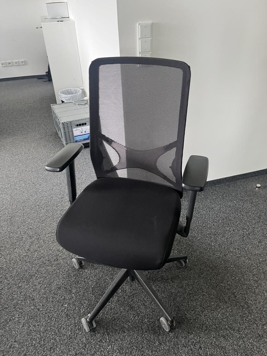 B&uuml;rodrehstuhl mit Armlehne Narbutas