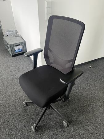 B�rodrehstuhl mit Armlehne Narbutas