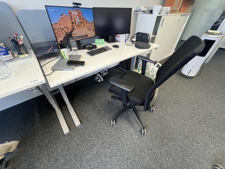 Schreibtisch elektrisch h�henverstellbar 160x80 cm Narbutas