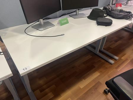 Schreibtisch elektrisch h�henverstellbar 160x80 cm Narbutas