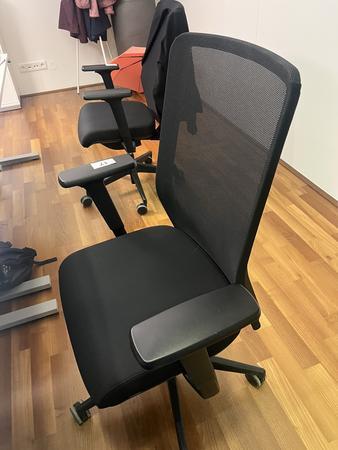 B�rodrehstuhl mit Armlehne Narbutas