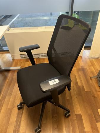 B�rodrehstuhl mit Armlehne Narbutas