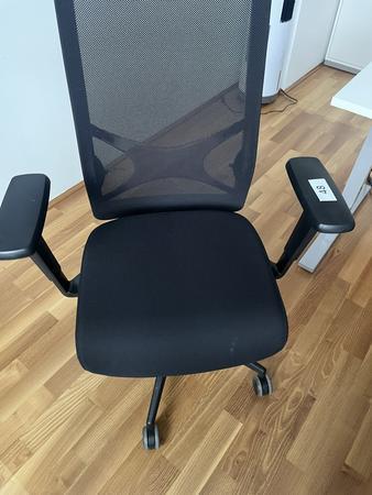 B�rodrehstuhl mit Armlehne Narbutas
