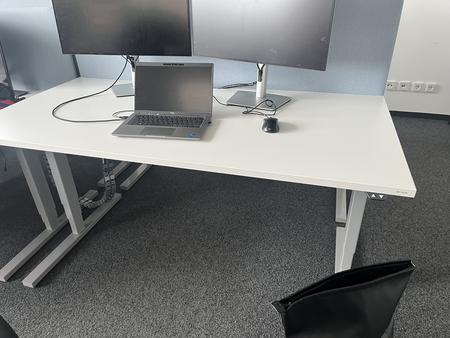 Schreibtisch elektrisch h�henverstellbar 160x80 cm Narbutas