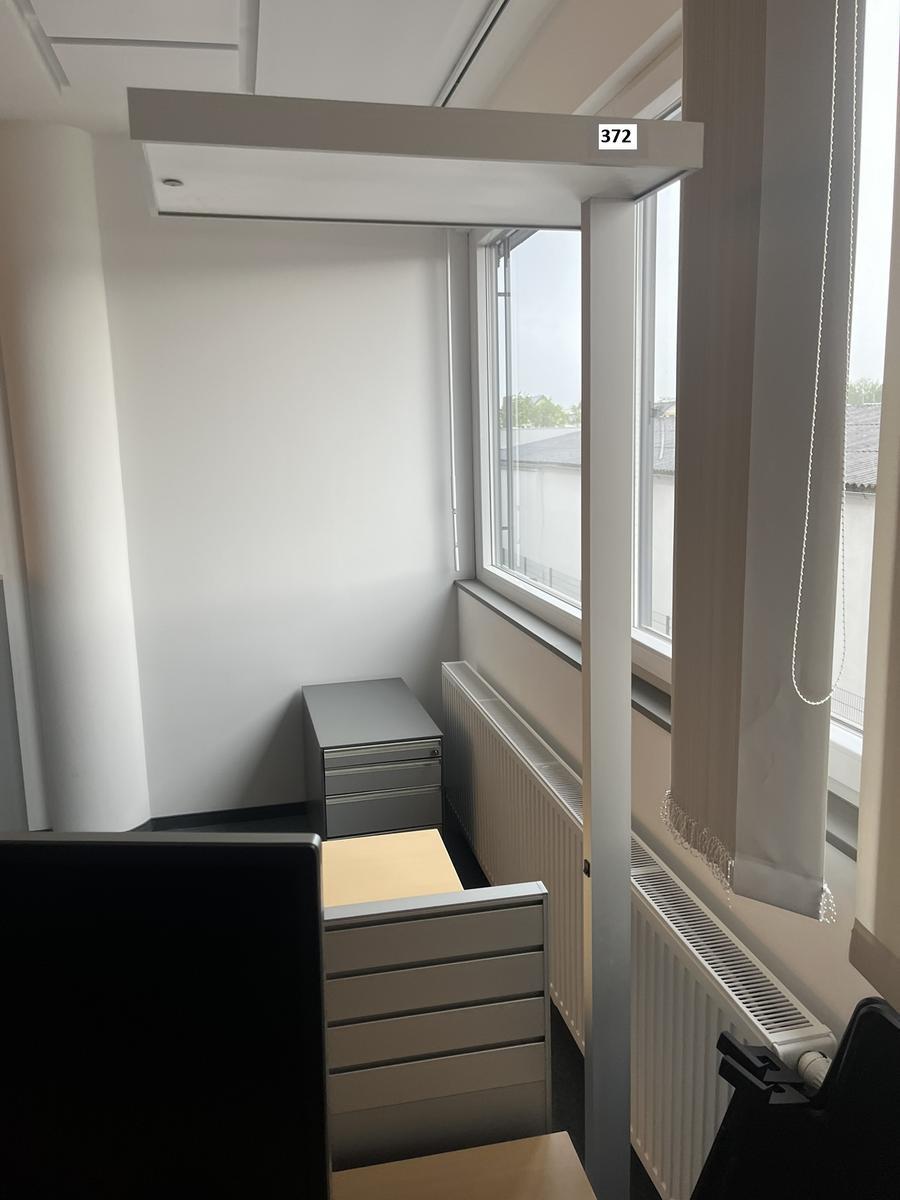 MoltoLuce B&uuml;rostehleuchte ca.60x32x195 cm?d=2026-05-13 13:54:12
