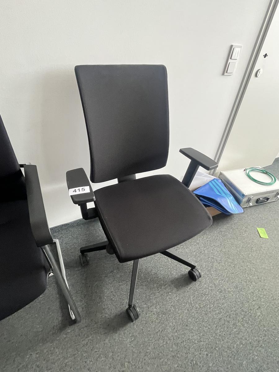 B&uuml;rodrehstuhl mit Armlehne