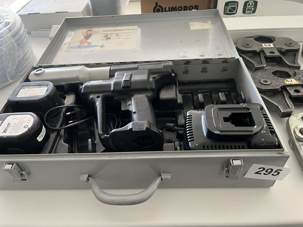 Pressmaschine Jupiter-Rems, 2 Akkus und Ladeger&auml;t inkl. Pressbacken f&uuml;r Kupferrohr, 15 - 54 mm und Pressbacken f&uuml;r Mehrschichtverbundrohr U-Kontur 16 - 40 mm?d=2026-05-21 00:38:33