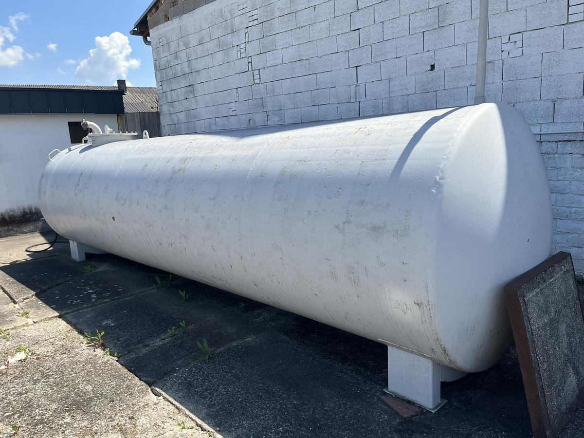 Diesel-Tankstelle, Dieseltank 13000 l, doppelwandig, Ma&szlig;e: ca. L 9,5 m x B 1,80 m x H 2 m