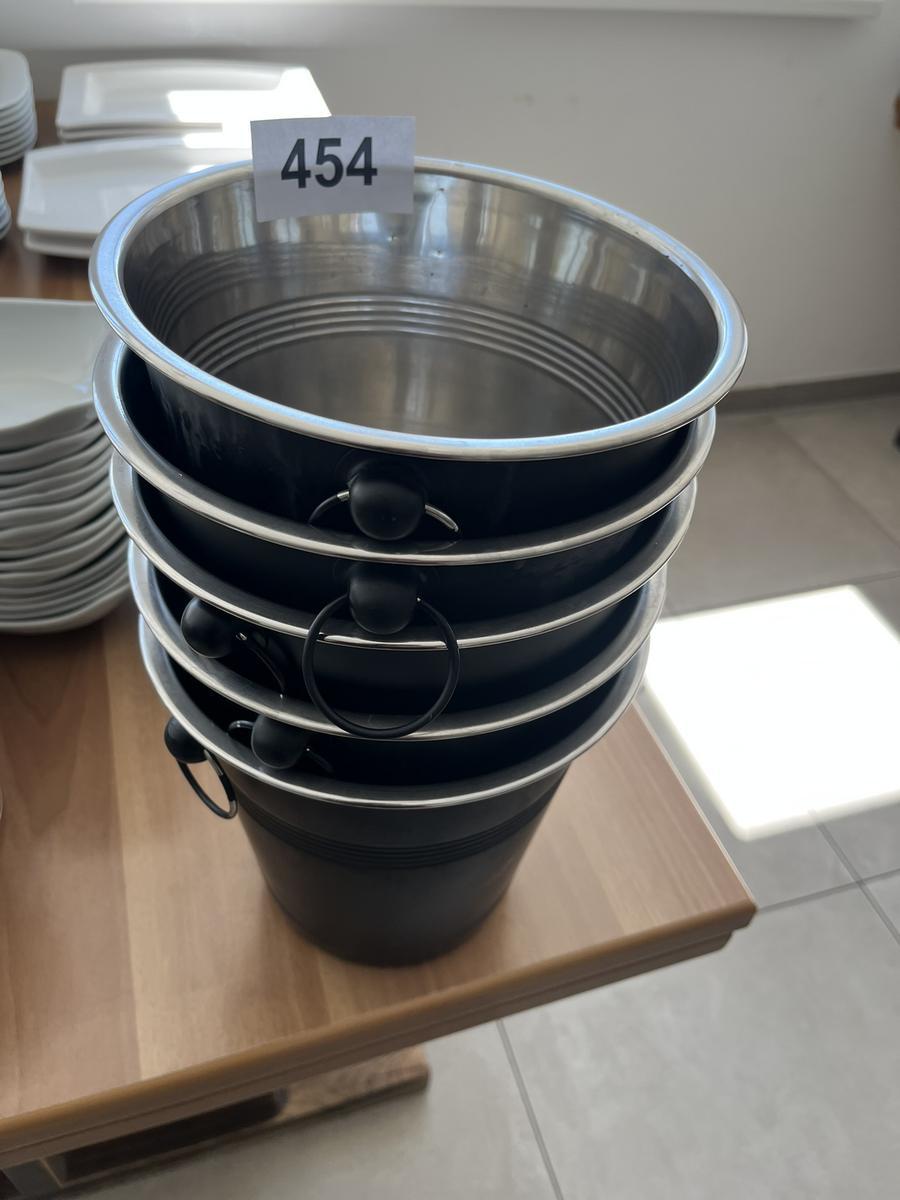 ca. 5 Stk. Sektk&uuml;bel?d=2026-05-28 14:44:17