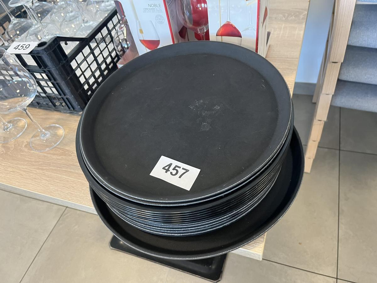 ca. 15 Tabletts, DM 35 cm