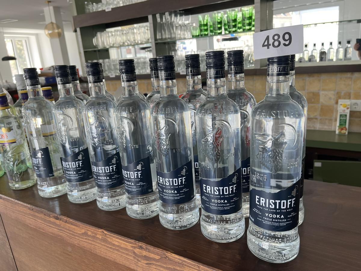 14 Flaschen Eristoff-Wodka