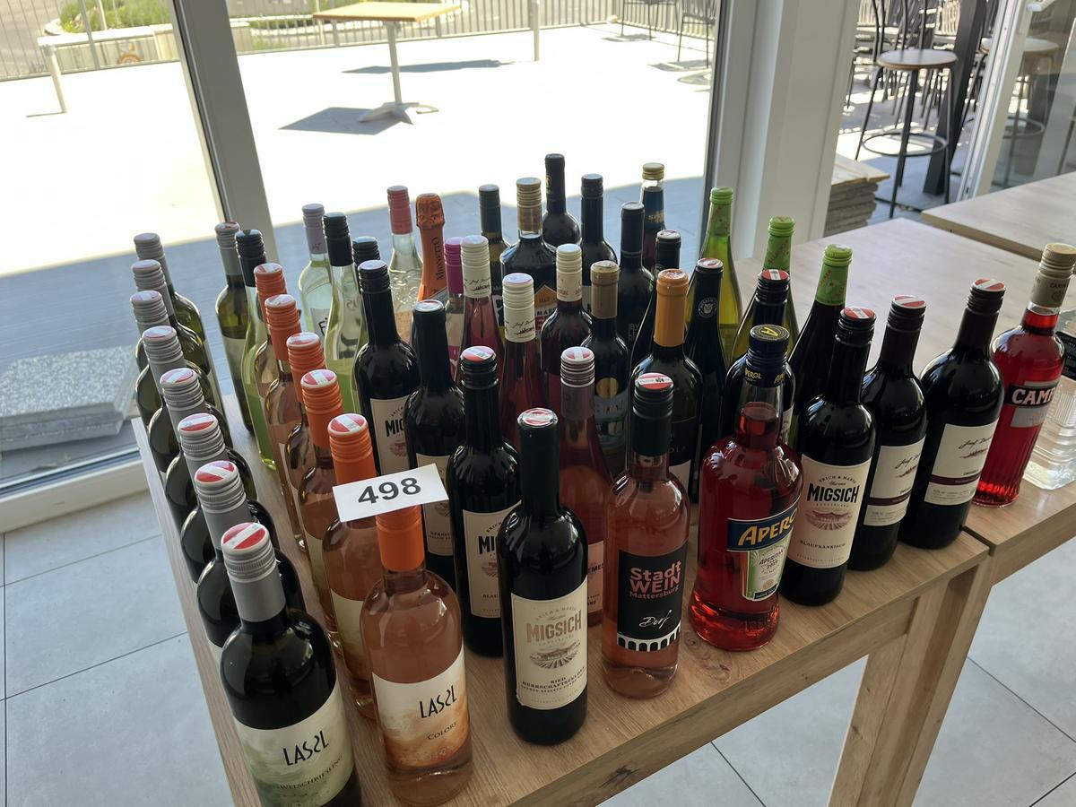 ca. 60 Flaschen Aperol, Campari, Wodka und div. Weine