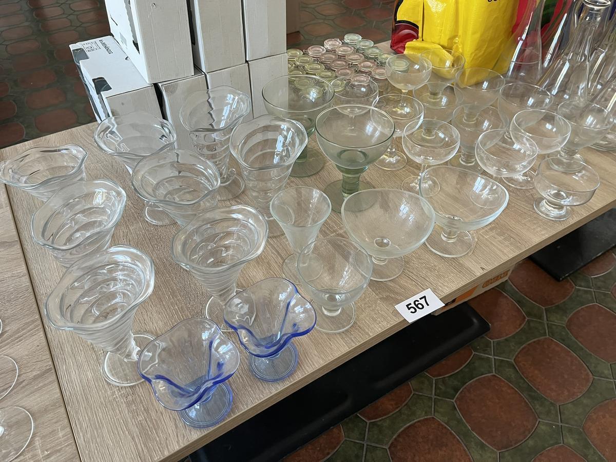 Gro&szlig;posten Eisbecher