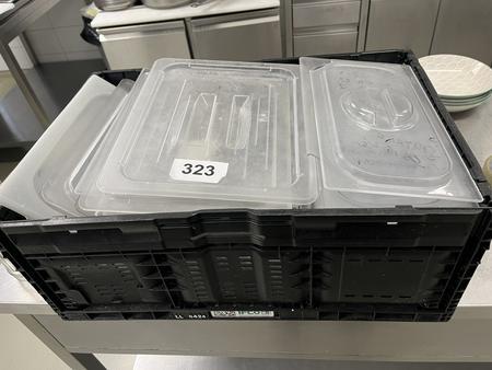 1 Box mit GN-Kunststoffdeckeln, div. Gr��en