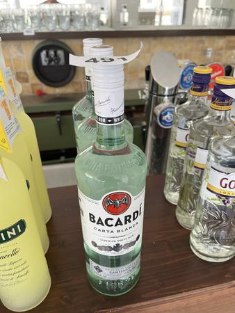 3 Flaschen Bacardi