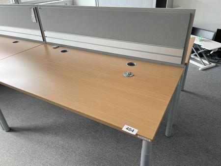 HALI Schreibtisch mit Rückwand 160 x 80 cm HALI Schreibtisch mit Rückwand 160 x 80 cm