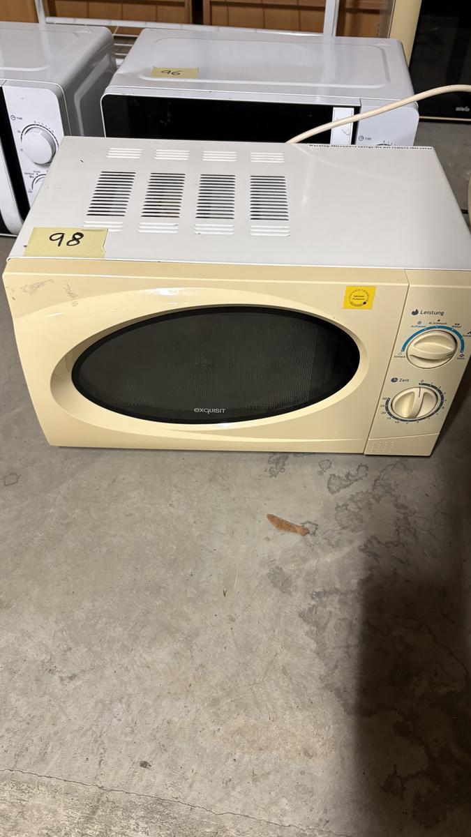 Mikrowelle ca. 45Lx32Bx26Hcm?d=2026-05-28 21:39:43