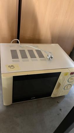 Mikrowelle ca. 45Lx32Bx26Hcm