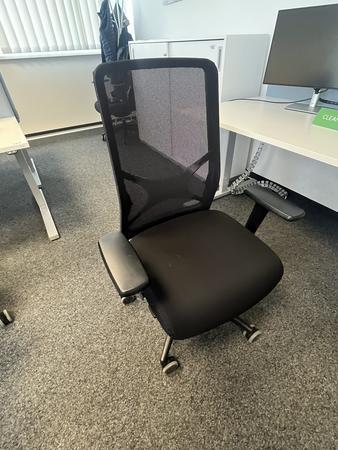Bürodrehstuhl mit Armlehne Narbutas Bürodrehstuhl mit Armlehne Narbutas
