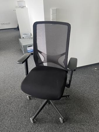Bürodrehstuhl mit Armlehne Narbutas Bürodrehstuhl mit Armlehne Narbutas
