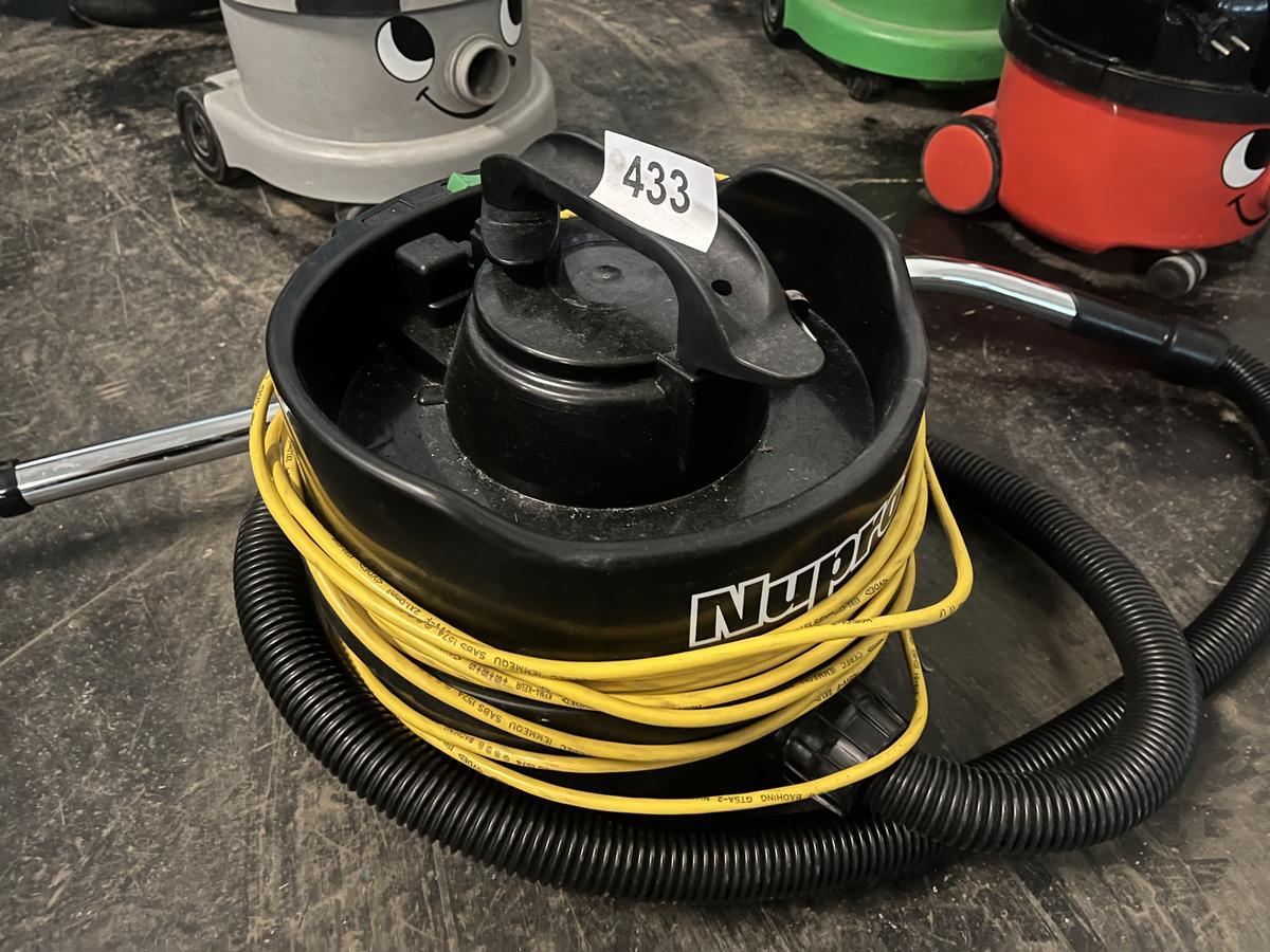 Gewerbestaubsauger Fab. Nupro mit Schlauch