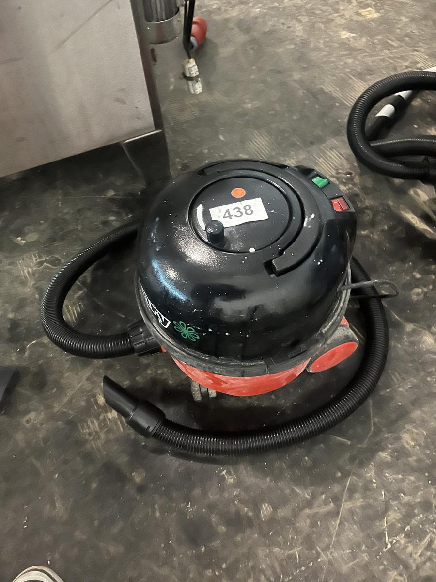 Gewerbestaubsauger Typ Henry mit Schlauchpaket