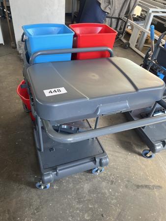 Reinigungswagen mit Abfallbeh�lter, Eimerset und Presse
