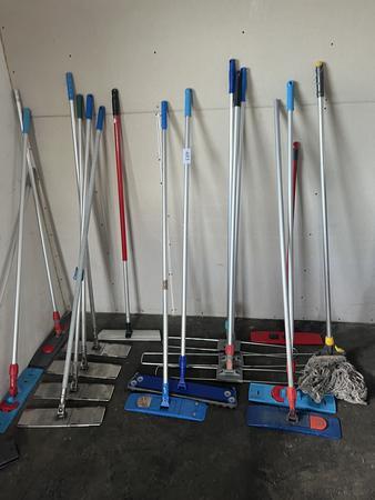 16teiliges Putzbehelfset