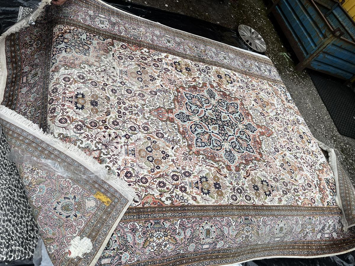 Seidenteppich Ausstellungsst&uuml;ck 270x185 cm?d=2026-06-10 22:09:44