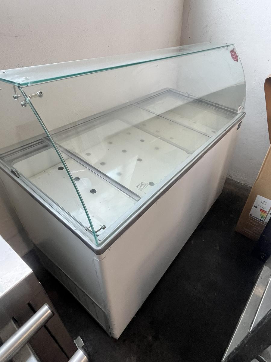 Kombistil Eisvitrine?d=2026-06-15 14:33:08