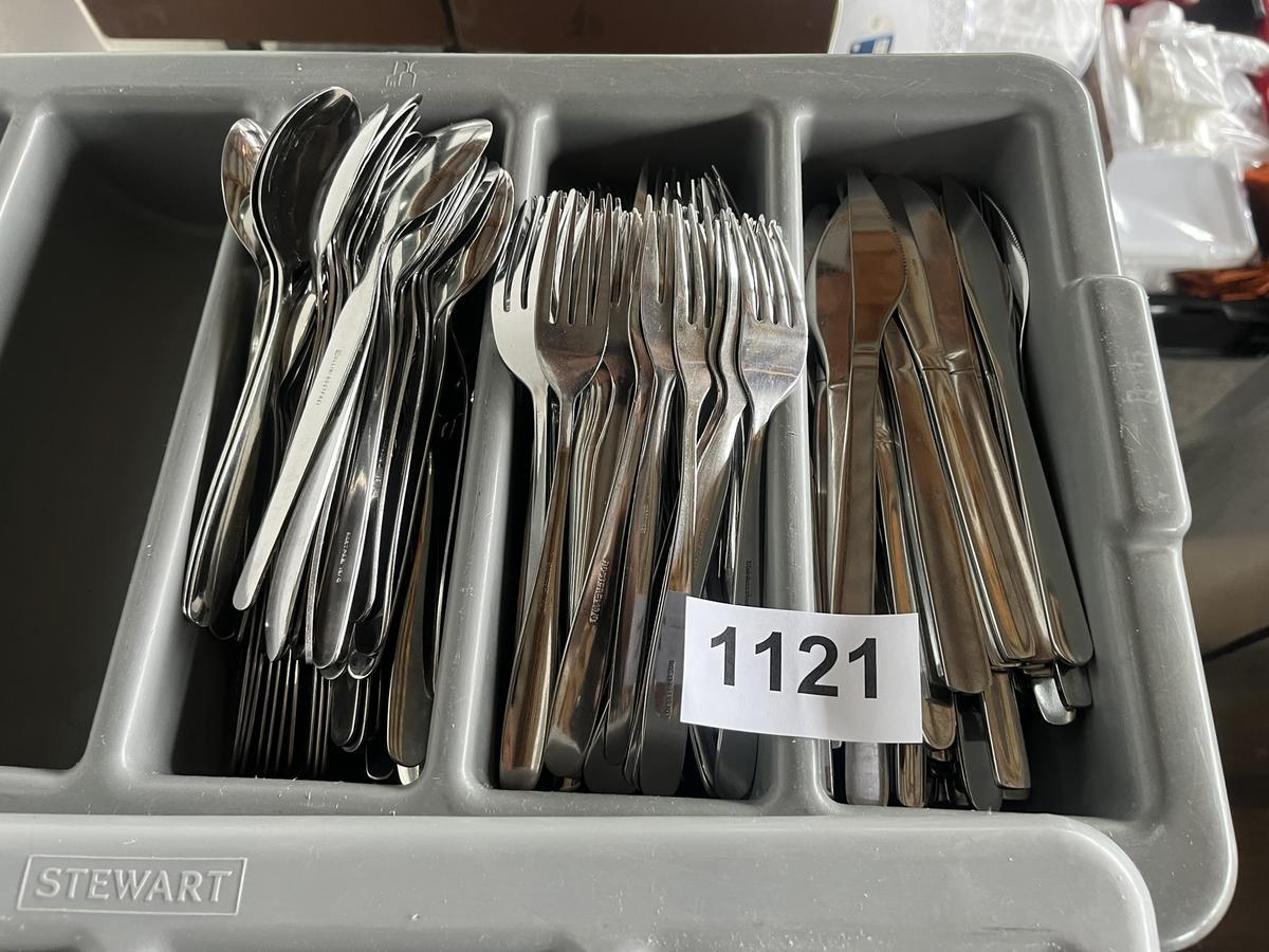 ca. 220teiliges Besteckset?d=2026-06-15 14:36:27