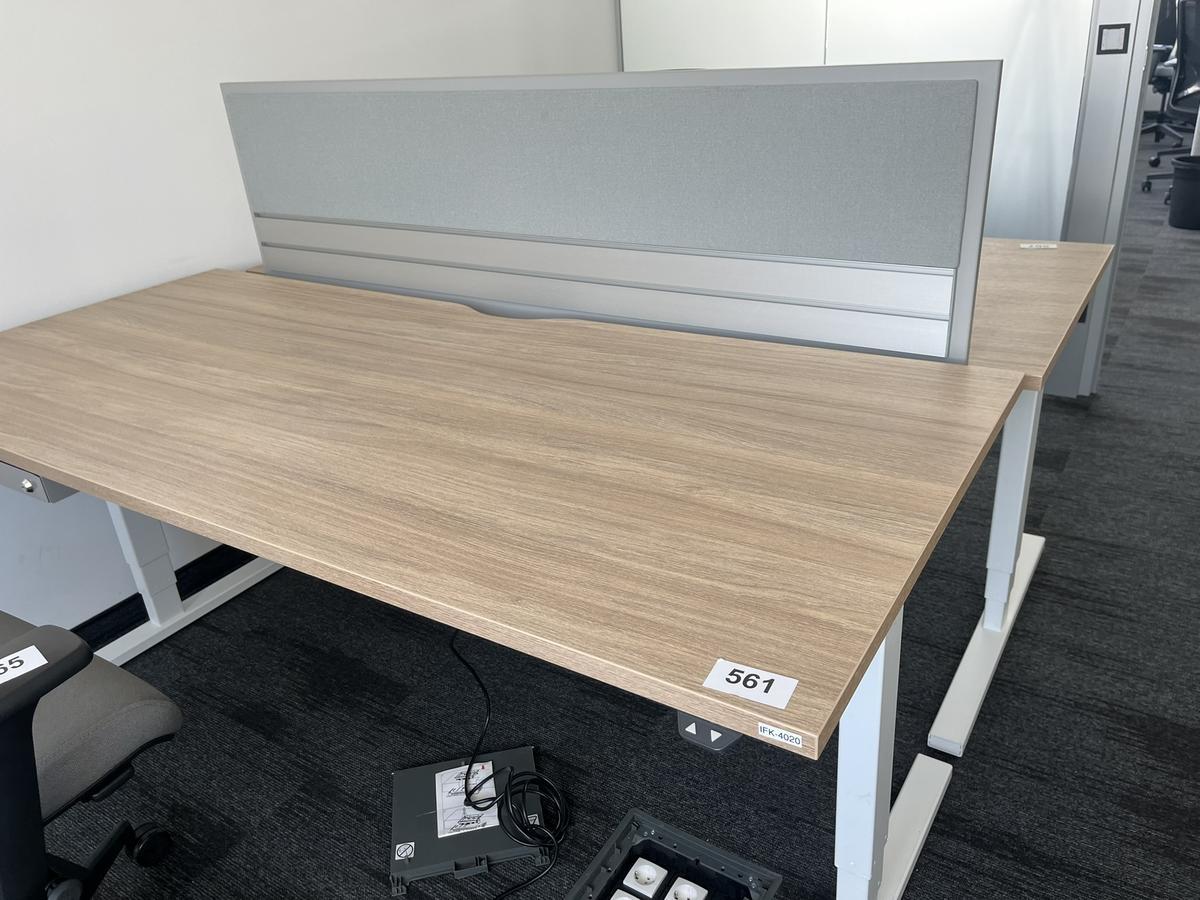 Elektrisch h&ouml;henverstellbarer Schreibtisch 180x80 cm